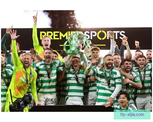 凯尔特人点球胜流浪者 球迷冲入场内混战